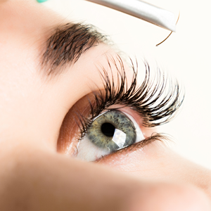 eyelashes extensions